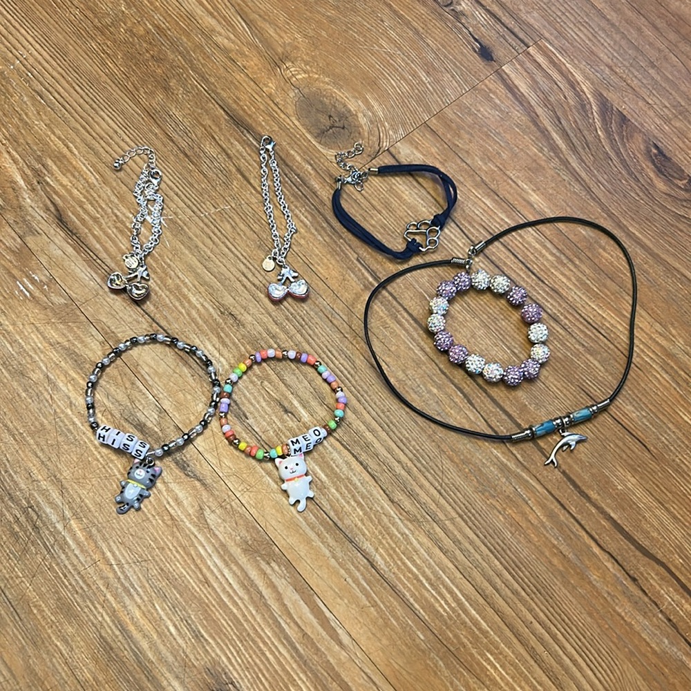 Misc Jewelry Lot
